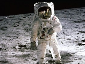 阿波罗是怎么飞回地球的