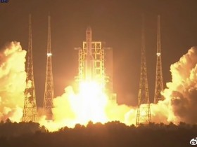 为什么登月舱起飞画面中看不到火箭的尾焰?